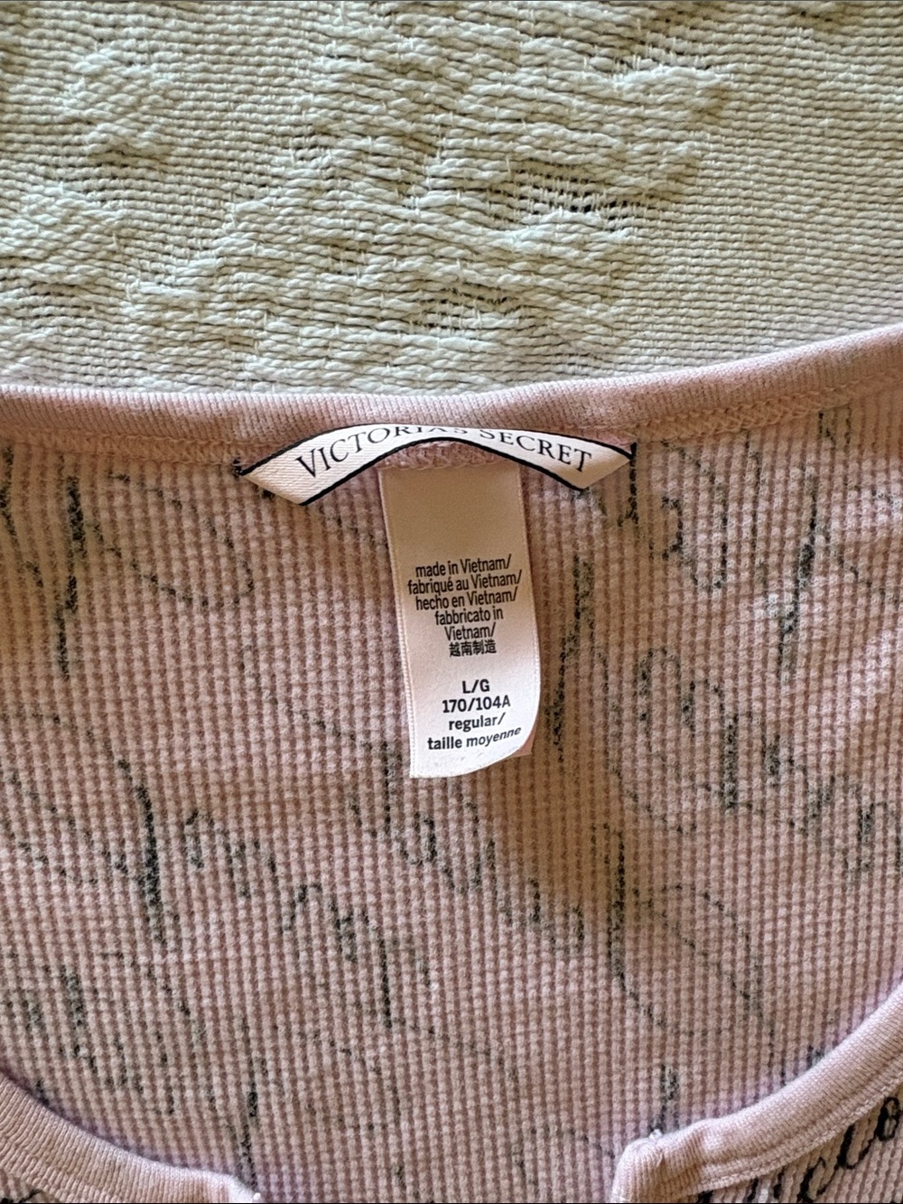 Victoria's Secret Women’s Pink Script Long Sleeve Pajama Set EUC L - Picture 2 of 11